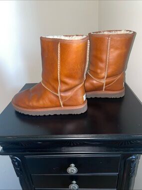 UGG Chestnut Sheepskin-Lined Boot